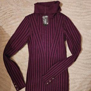 White House Black Market Small Burgundy Turtleneck